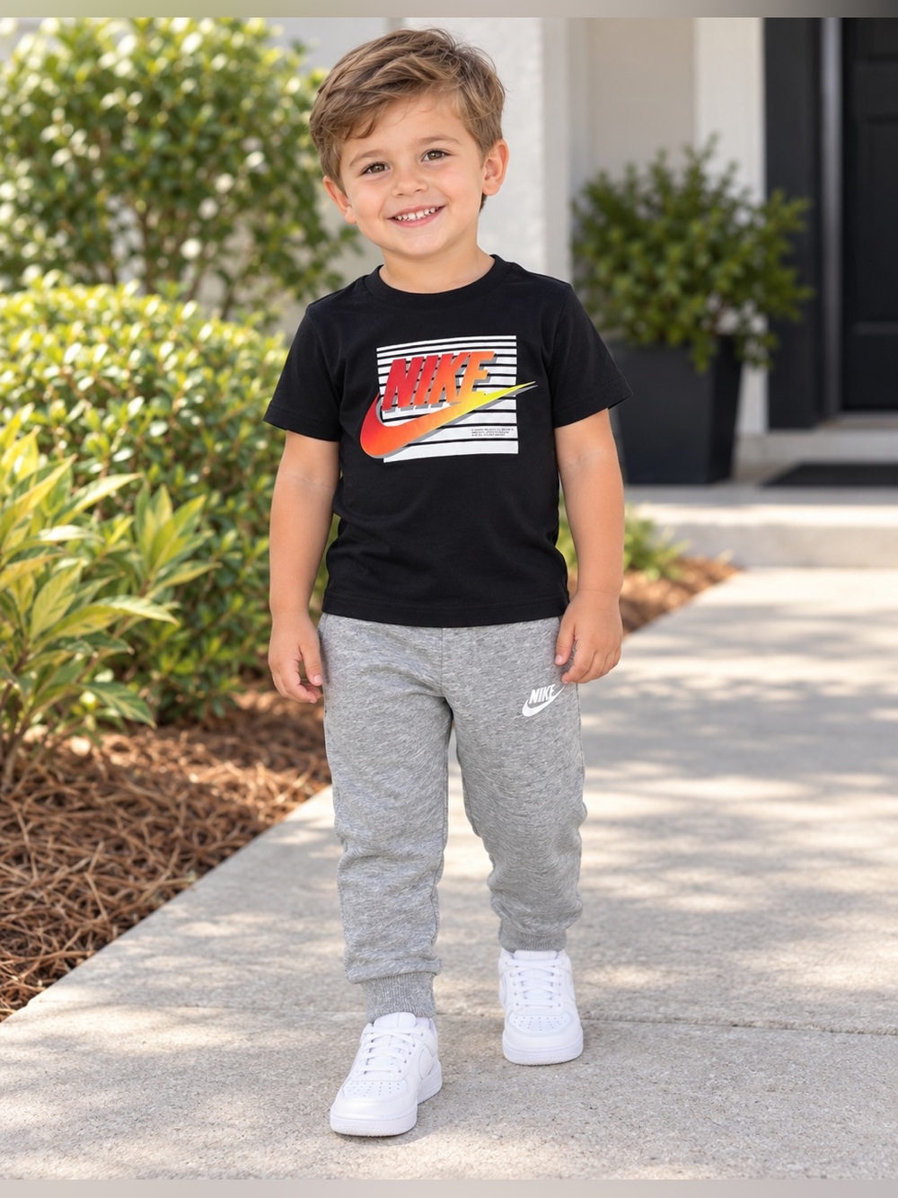 Nike Short Sleeve Logo T-shirt & Grey Jogger Pants Boys Size 3T